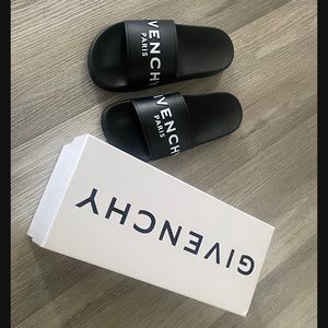 Givenchy slides size 9